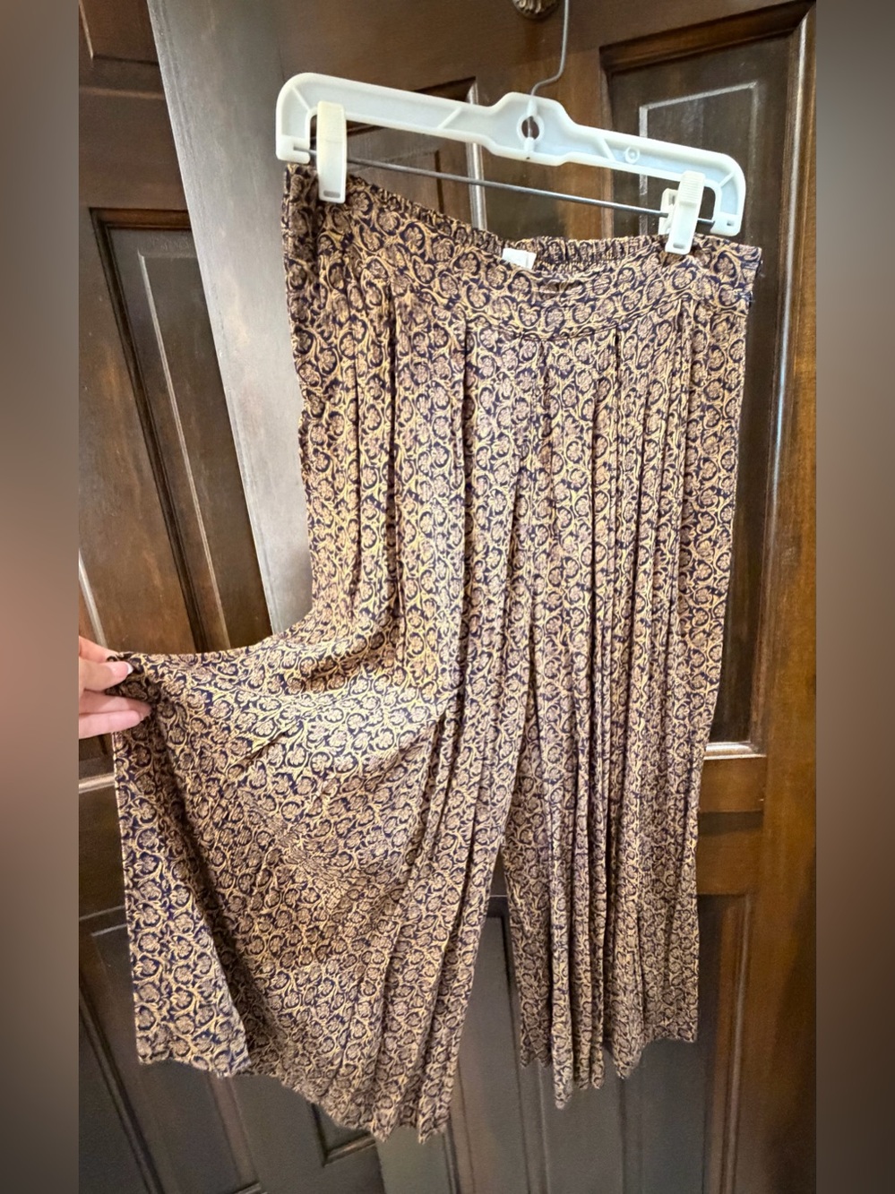 VTG 90s AKF Woman Pleated Palazzo Pants Wide Leg Gold Damask